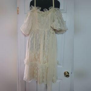 Nwt Vintage Charming Lace in Cream